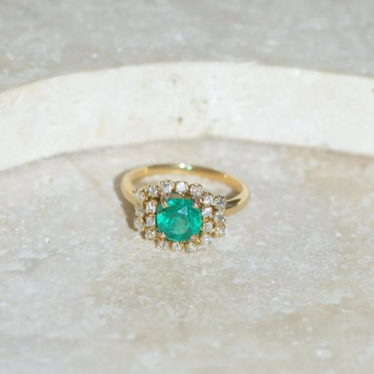 Bague Emeraude 1,52 Cts et Diamants sur Or Jaune - Castafiore