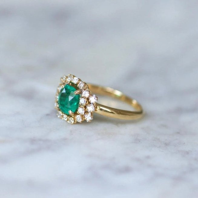 Bague Emeraude 1,52 Cts et Diamants sur Or Jaune - Castafiore