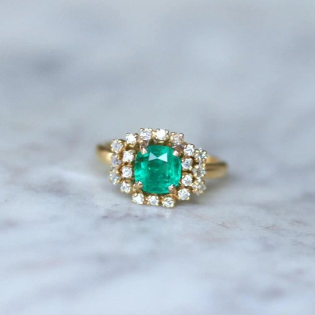 Bague Emeraude 1,52 Cts et Diamants sur Or Jaune - Castafiore