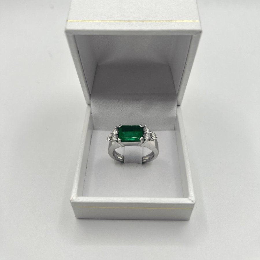 Bague ÉMERAUDE 2,40 ct et diamants en or blanc - Castafiore