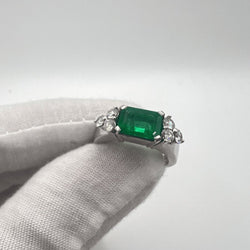 Bague ÉMERAUDE 2,40 ct et diamants en or blanc - Castafiore