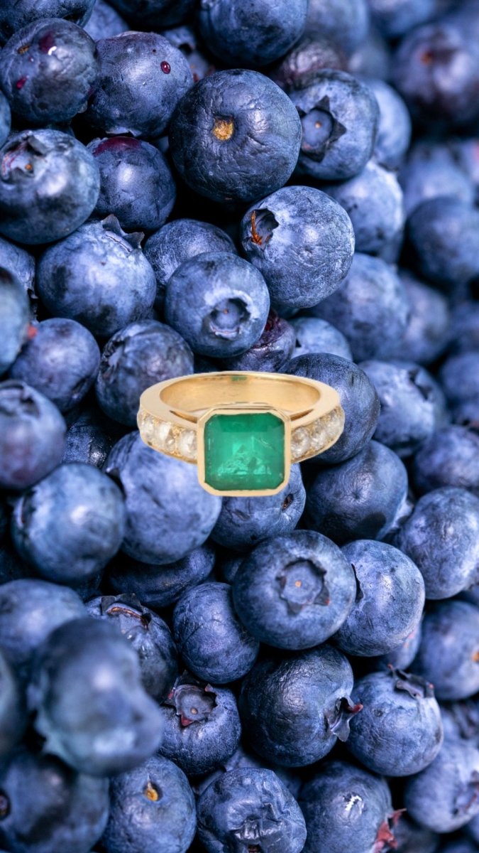 Bague Emeraude 2.73 Carats Diamants Or Jaune 18 Carats (Certificat) - Castafiore