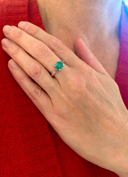 Bague Emeraude Colombie 1.36 Carats Diamants Or Gris 18 Carats (Certifiée) - Castafiore
