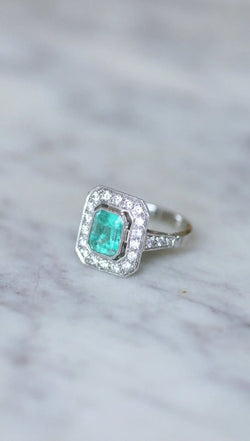 Bague Émeraude Colombienne 2.00 Cts et Diamants Style Art Déco - Castafiore