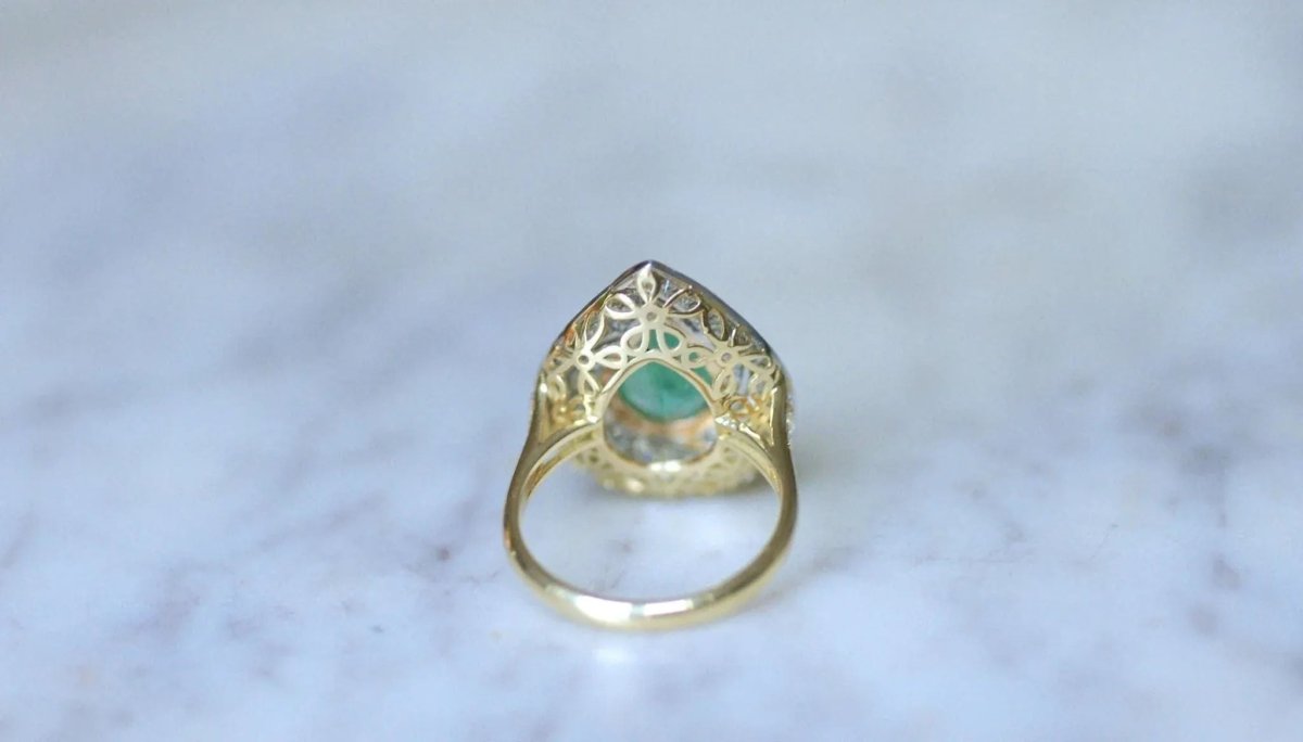 Bague Emeraude Colombienne Poire Entourage Diamants sur Or - Castafiore
