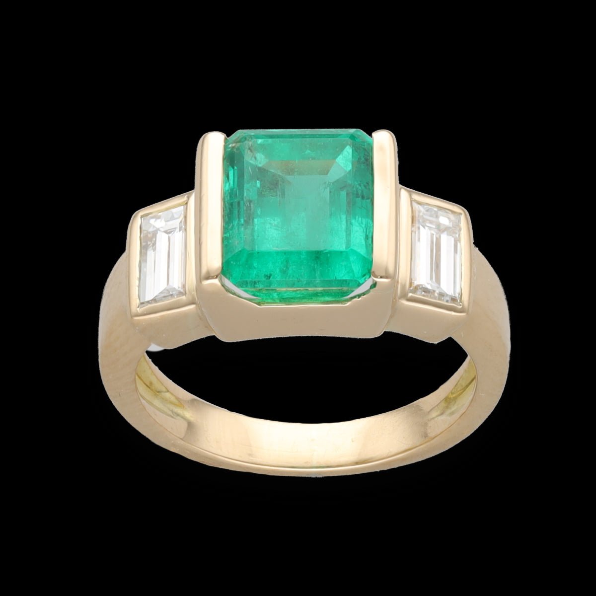 Grande bague en or jaune 18 carats et diamants émeraude, halo, bijoux Grande bague en or jaune 18 carats et diamants émeraude, halo, bijoux