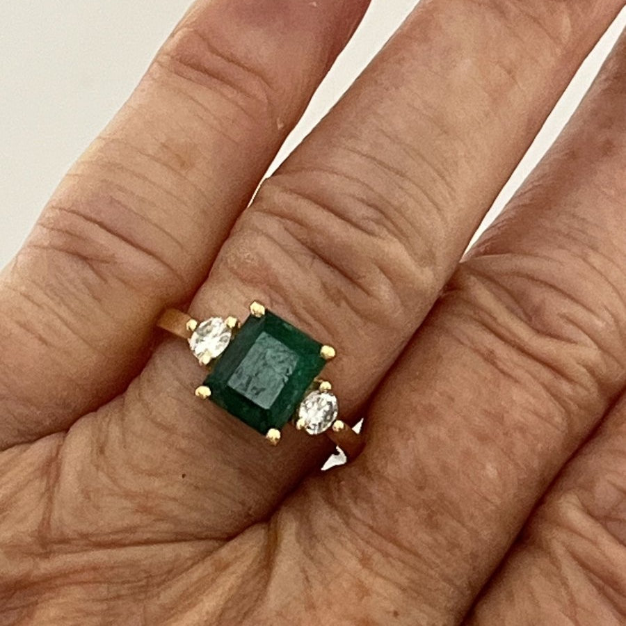 Bague EMERAUDE Diamants en or jaune - Castafiore