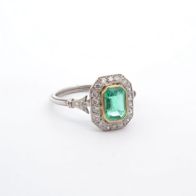 Bague émeraude et diamants en platine - Castafiore
