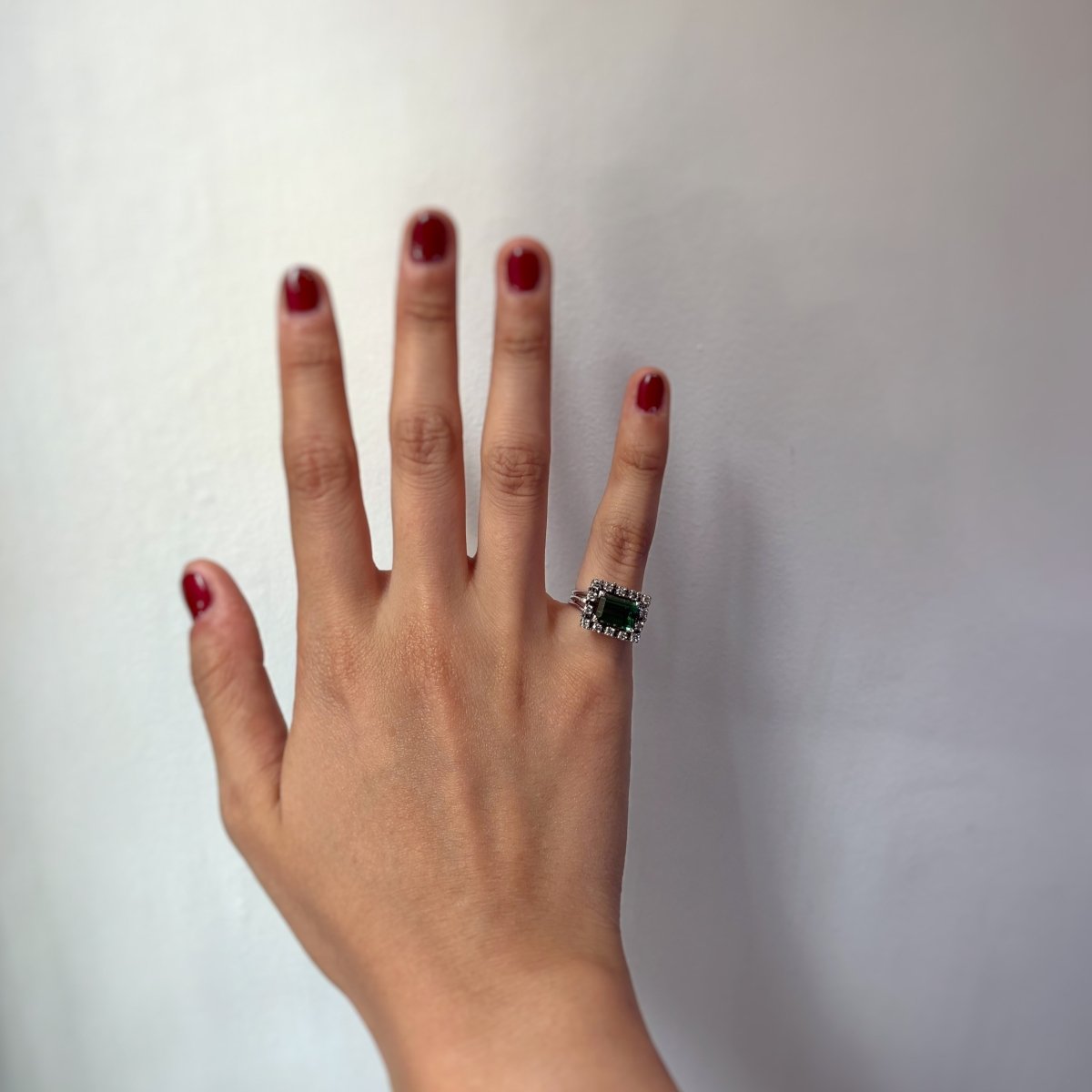 Bague en o blanc, diamants et tourmaline - Castafiore