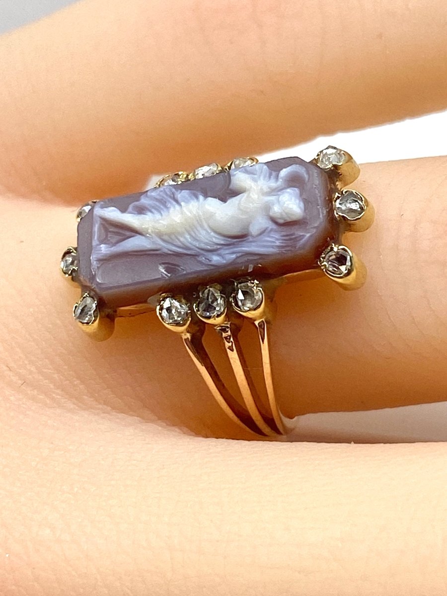 Bague en or 18 carats, camée profil de femme et diamants - Castafiore