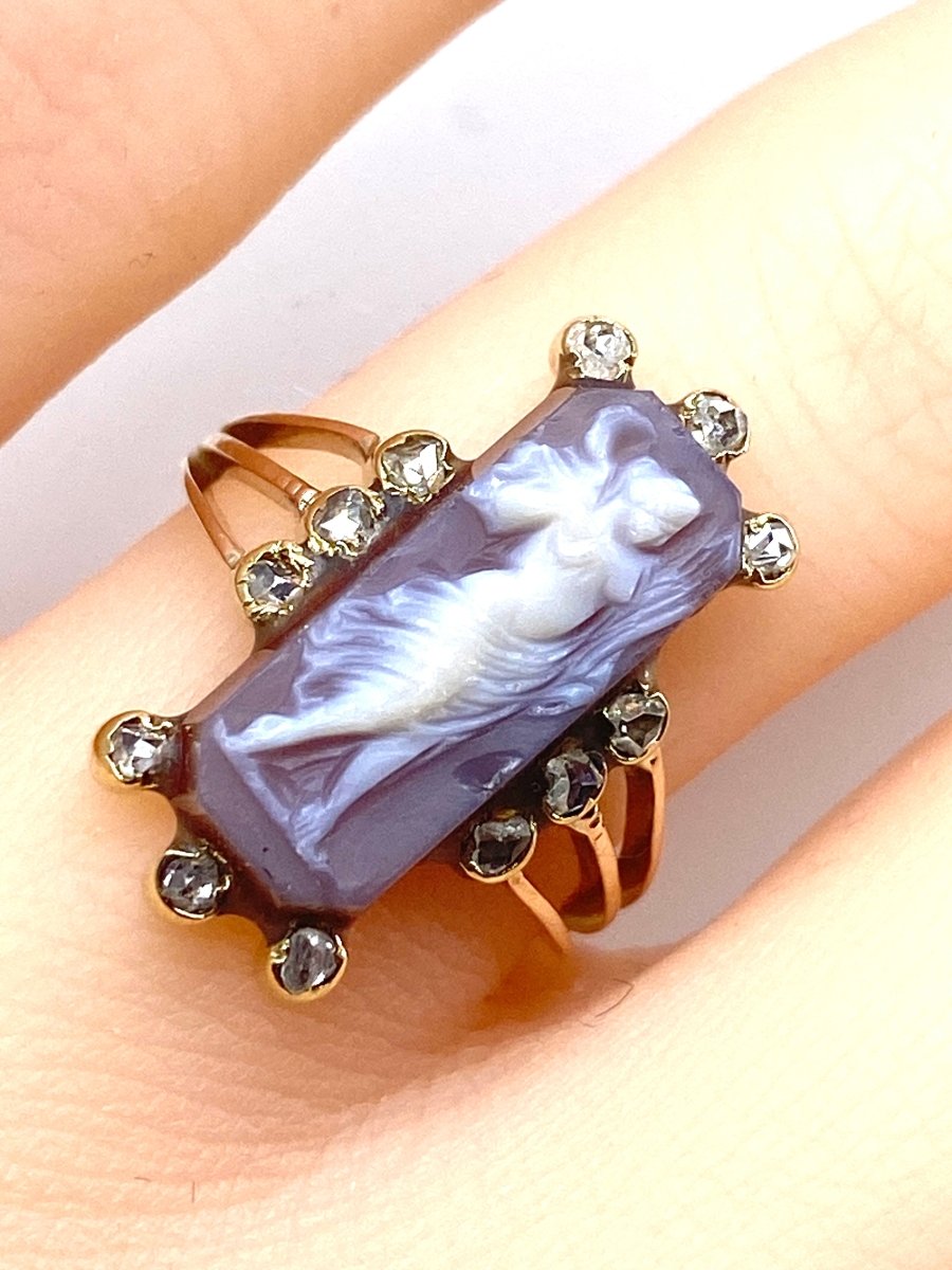 Bague en or 18 carats, camée profil de femme et diamants - Castafiore