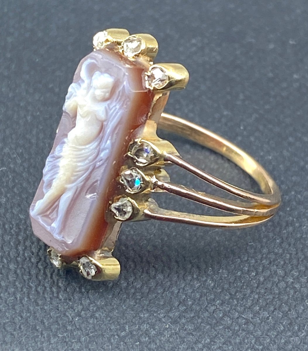Bague en or 18 carats, camée profil de femme et diamants - Castafiore