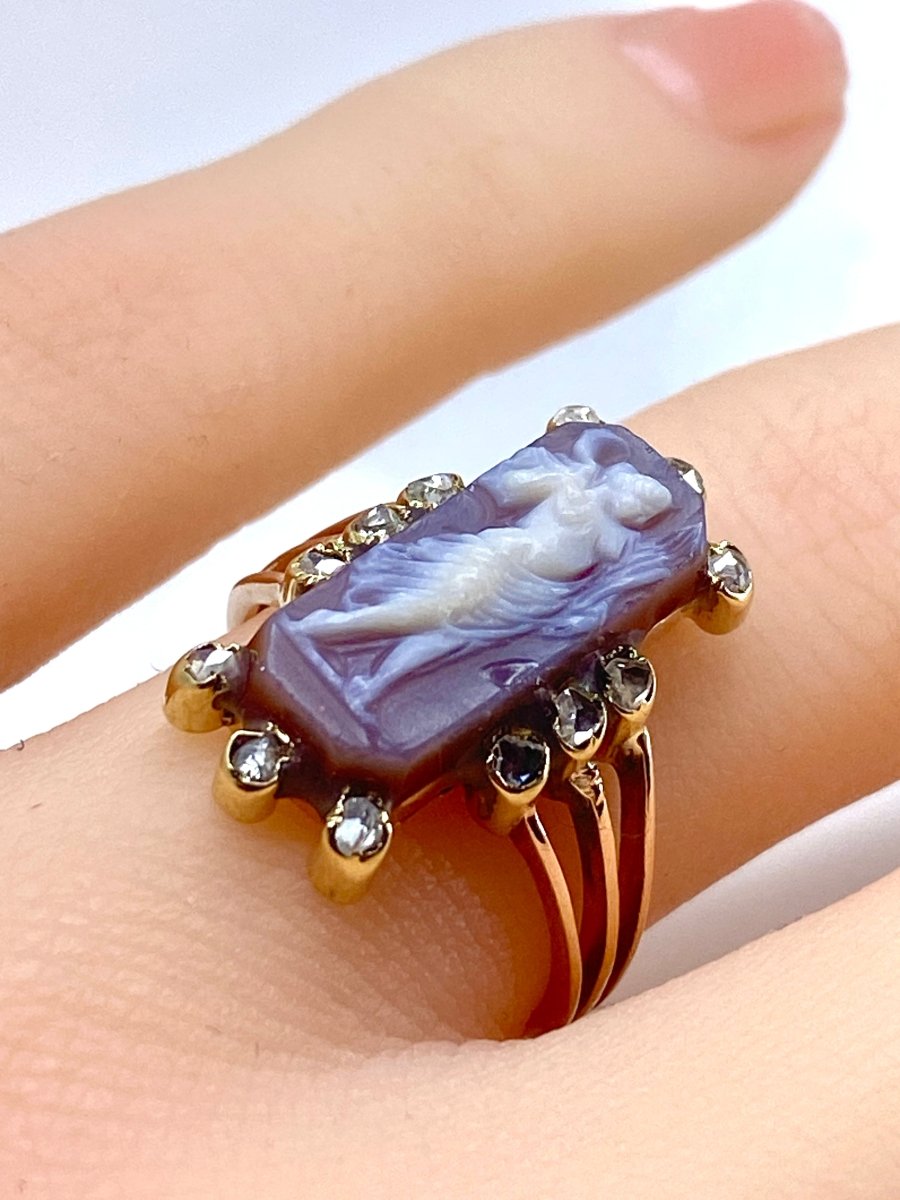 Bague en or 18 carats, camée profil de femme et diamants - Castafiore