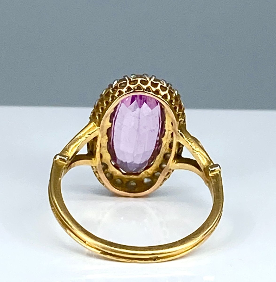 Bague en or 18 carats en topaze rose et diamants . Epoque Napoléon III - Castafiore