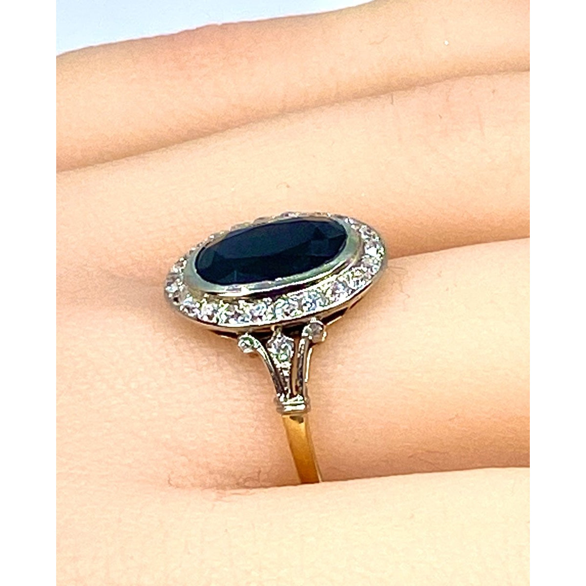 Bague en or 18 carats, saphir 3,47 carats et diamants. Epoque vers 1900 - Castafiore