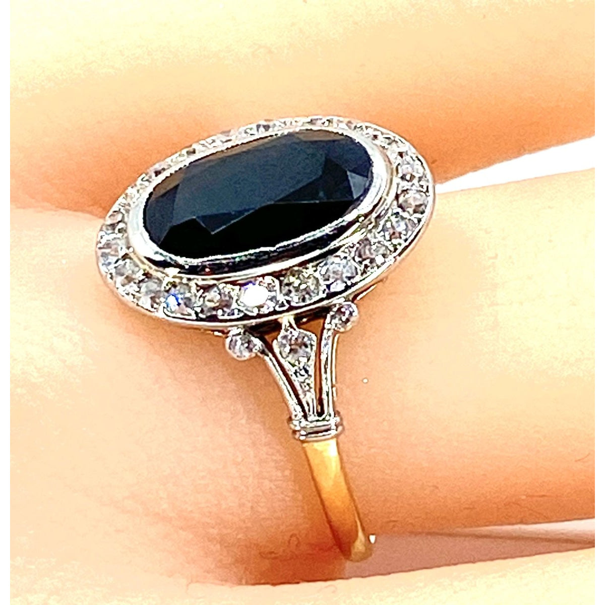 Bague en or 18 carats, saphir 3,47 carats et diamants. Epoque vers 1900 - Castafiore