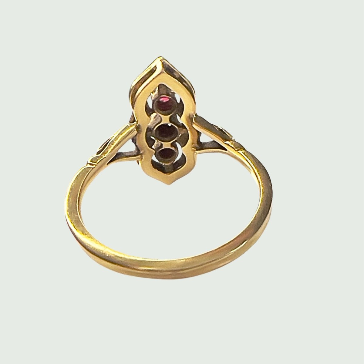 BAGUE EN OR 18K DÉBUT DU 20e SIÈCLE (1900) avec DIAMANTS et RUSSETS - Castafiore