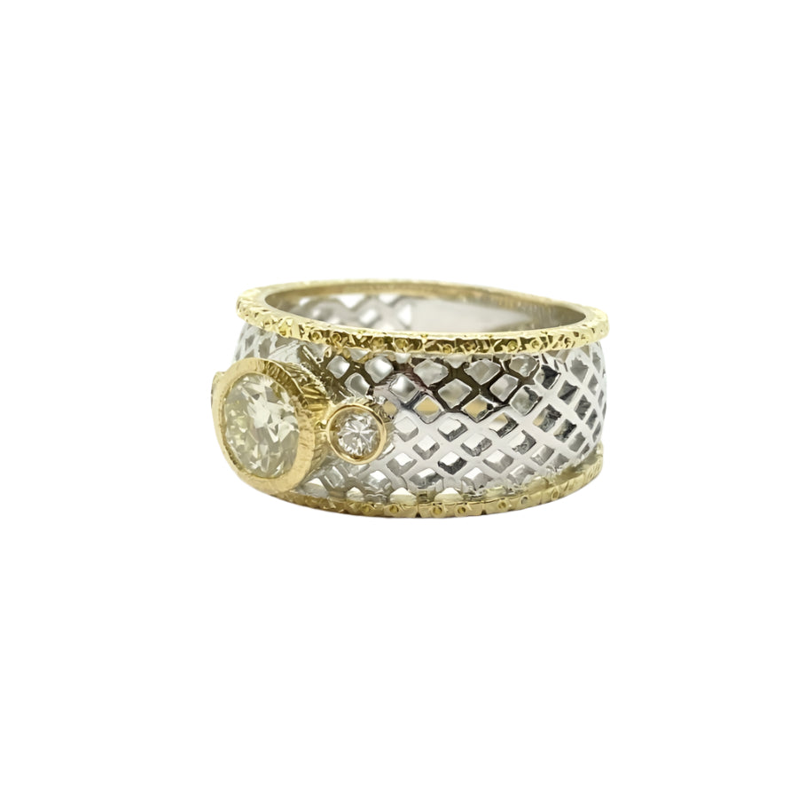 Bague en or 18KT avec diamant central ct 0.91 VS L et diamants latéraux. - Castafiore
