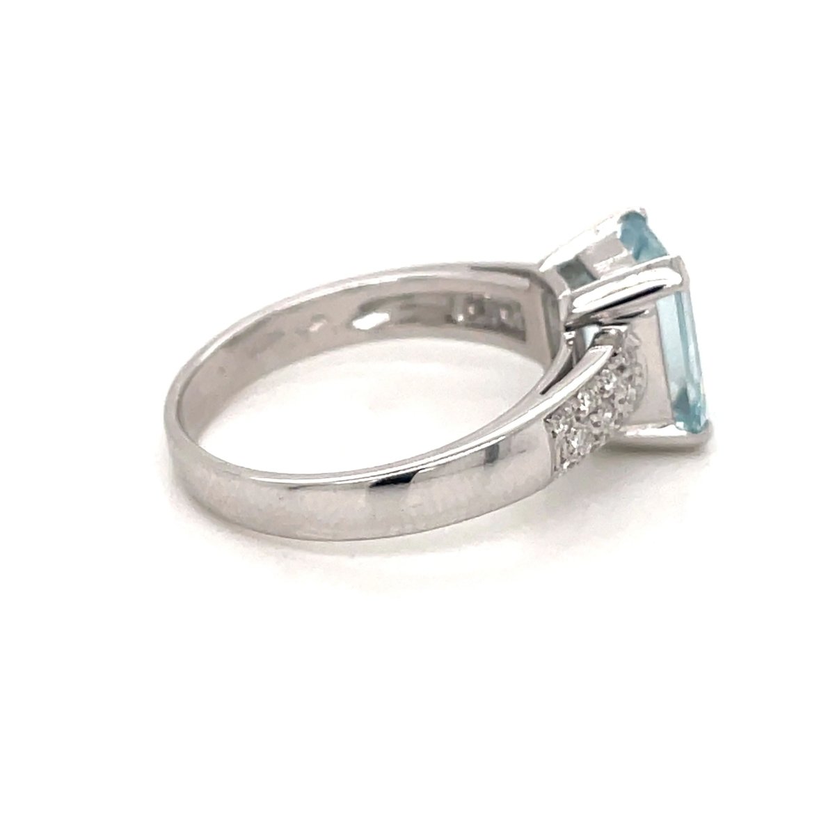 Bague en or avec aigue - marine et diamant de 2,5 carats - Castafiore