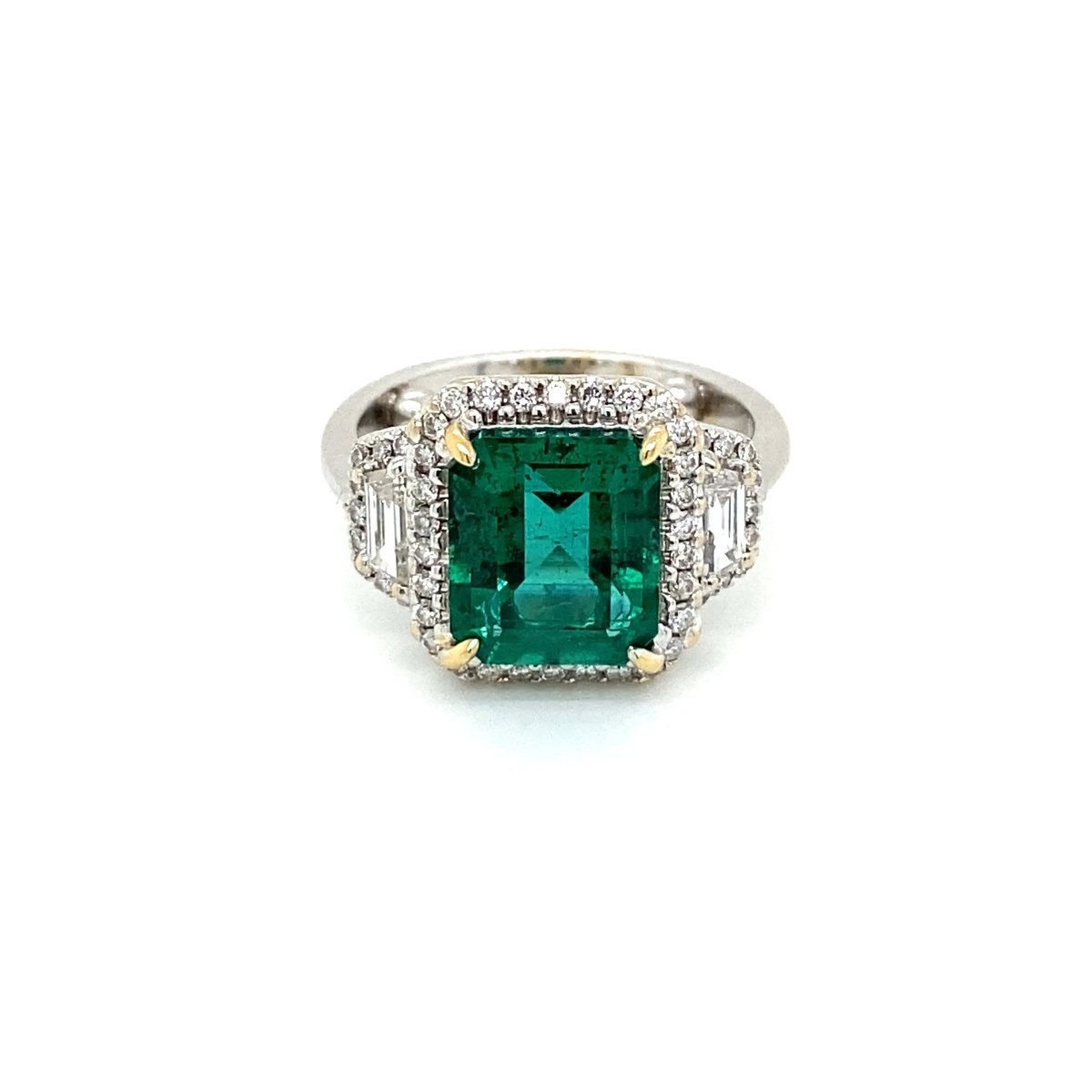 Bague en or avec émeraude non traitée de 3,33 carats certifiée par le Domaine - Castafiore