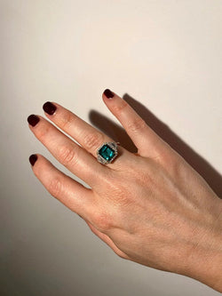 Bague en or avec émeraude non traitée de 3,33 carats certifiée par le Domaine - Castafiore