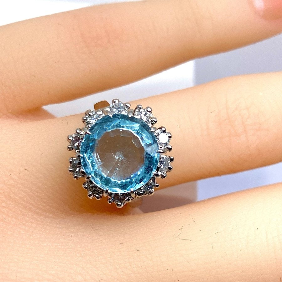 Bague en or blanc 18 carats, aigue marine et diamants - Castafiore