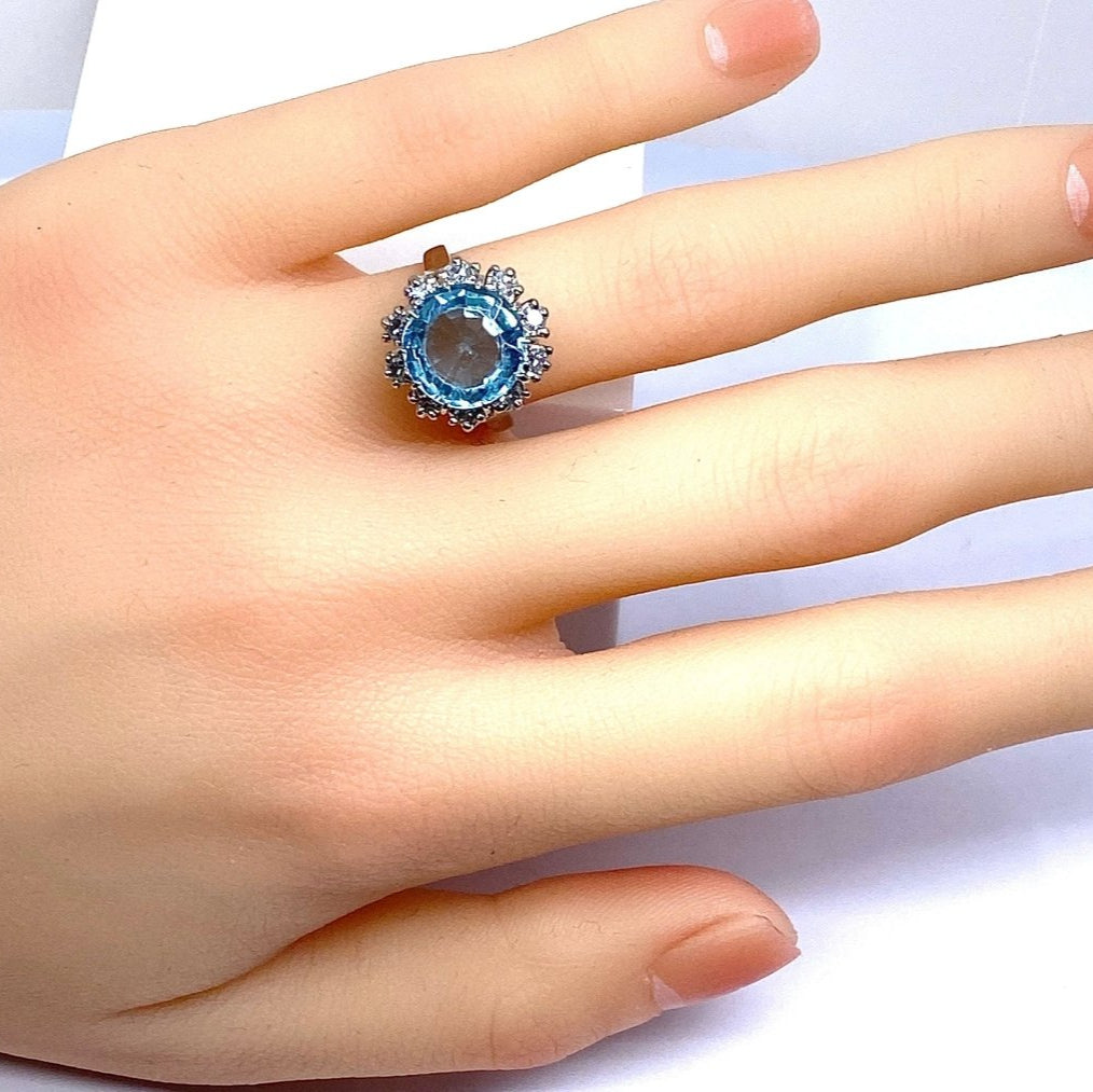 Bague en or blanc 18 carats, aigue marine et diamants - Castafiore