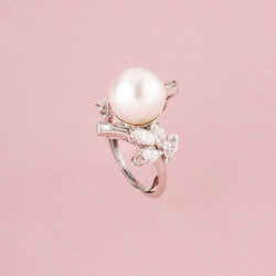 Bague en or blanc 18K perle et diamants - Castafiore