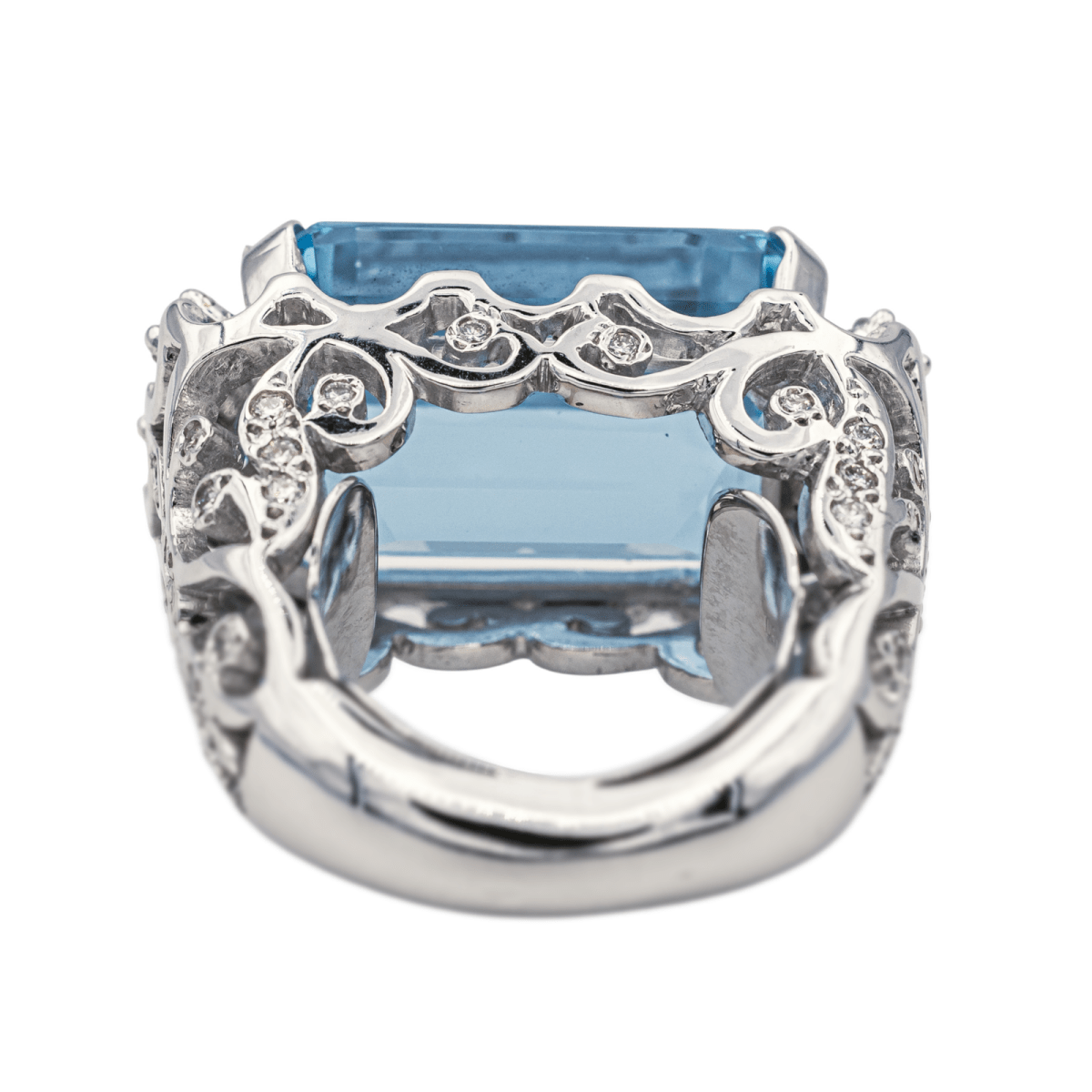 Bague en or blanc, aigue - marine, émeraude et diamants - Castafiore
