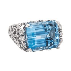 Bague en or blanc, aigue - marine, émeraude et diamants - Castafiore
