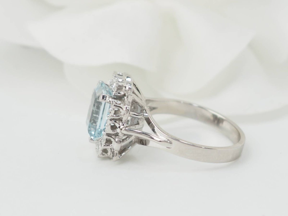 Bague en or blanc, aigue marine et diamants - Castafiore