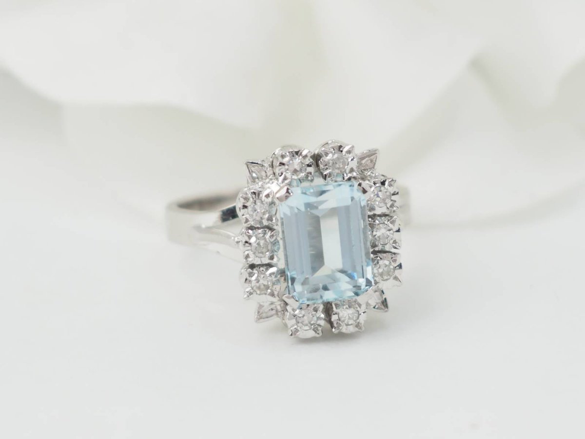 Bague en or blanc, aigue marine et diamants - Castafiore