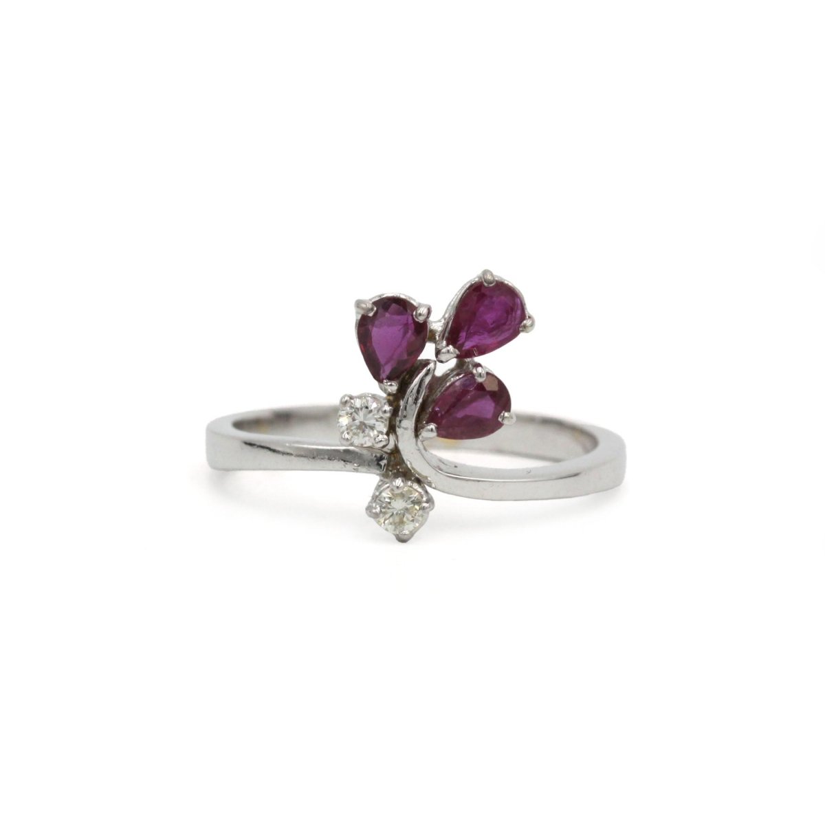 Bague en or blanc, diamants et rubis - Castafiore