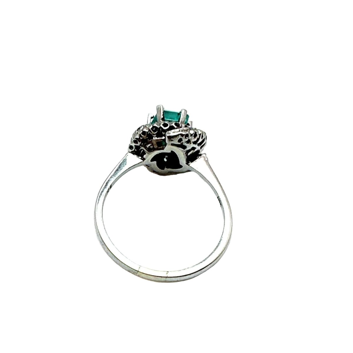 Bague en or blanc, émeraude, et diamant - Castafiore