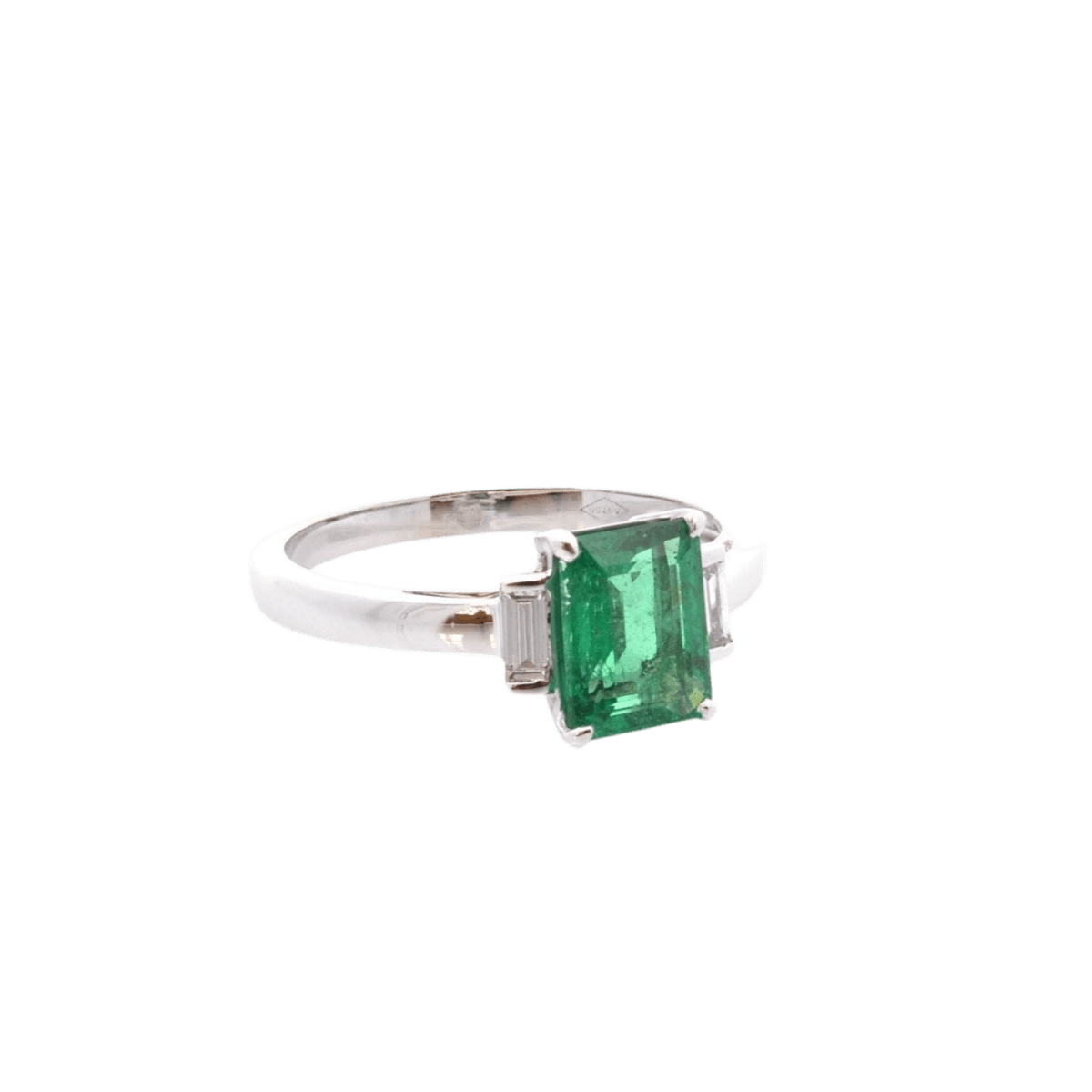 Bague en or blanc, émeraude et diamants - Castafiore