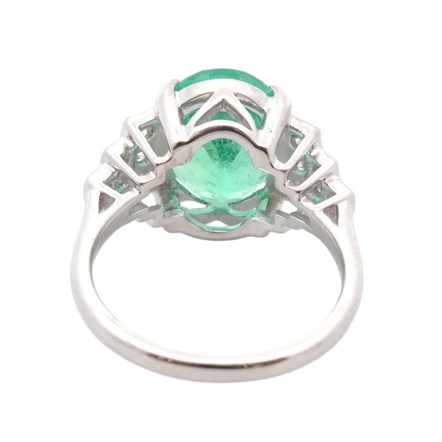 Bague en or blanc, émeraude et diamants - Castafiore