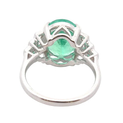 Bague en or blanc, émeraude et diamants - Castafiore