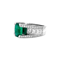 Bague en or blanc, émeraude et diamants - Castafiore