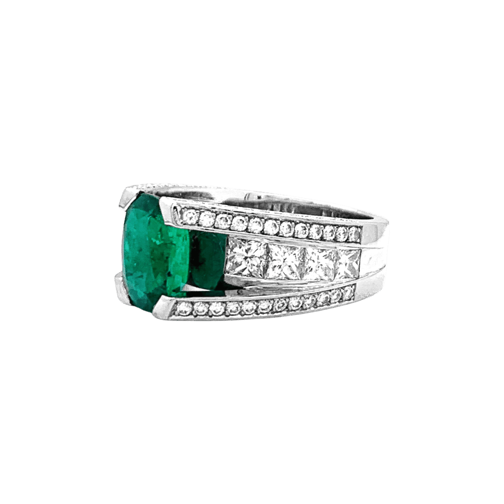 Bague en or blanc, émeraude et diamants - Castafiore