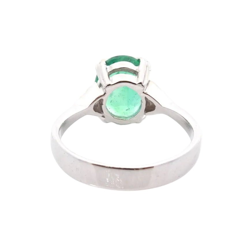 Bague en or blanc, émeraude et diamants - Castafiore