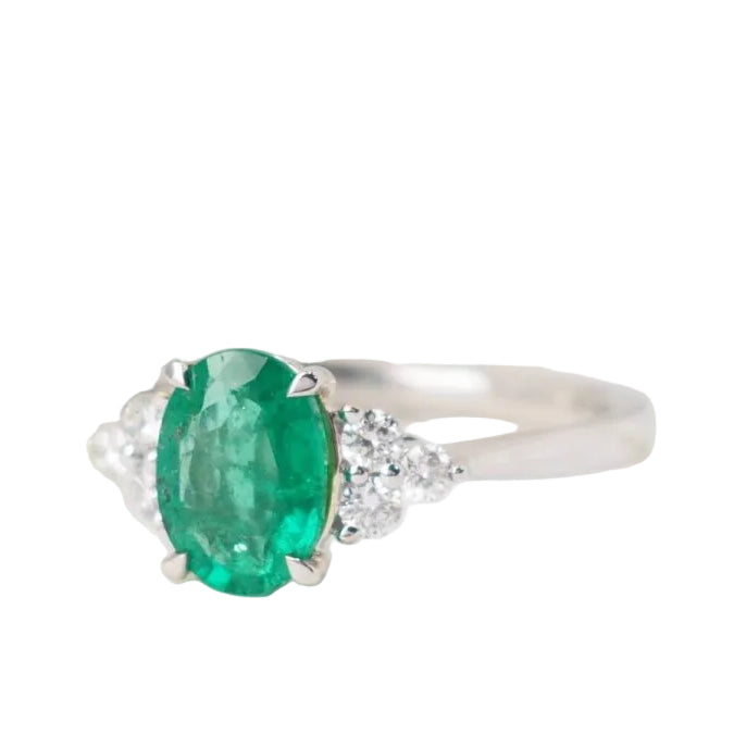 Bague en or blanc, émeraude ovale et diamants - Castafiore