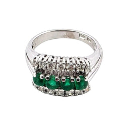 Bague en or blanc, émeraudes et diamants - Castafiore