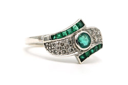 Bague en or blanc, émeraudes et diamants - Castafiore