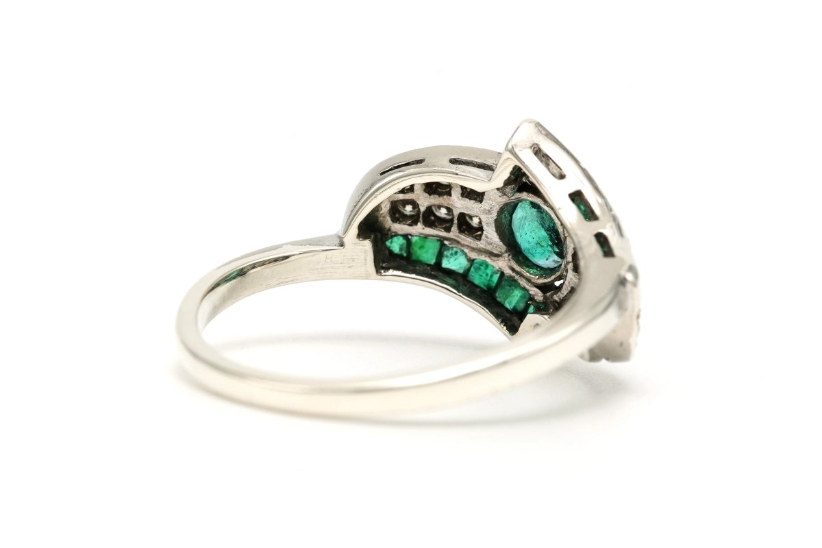 Bague en or blanc, émeraudes et diamants - Castafiore