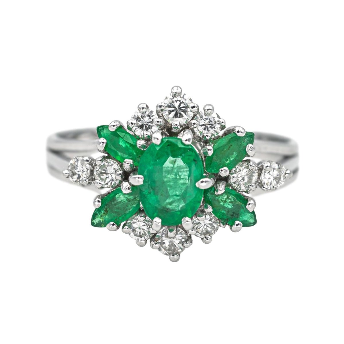 Bague en or blanc, émeraudes et diamants - Castafiore