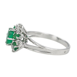 Bague en or blanc, émeraudes et diamants - Castafiore