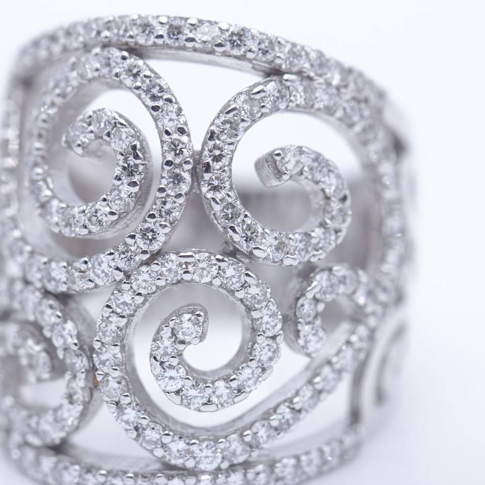 Bague en or blanc et diamants - Castafiore