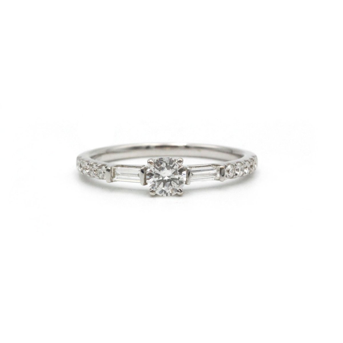 Bague en or blanc et diamants - Castafiore