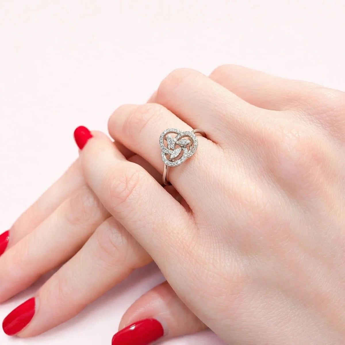 Bague en or blanc et diamants - Castafiore