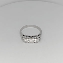 Bague en or blanc et diamants - Castafiore